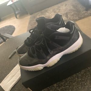 Air Jordan Low Top 11s